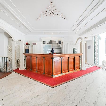 Self-Check-In Hotel Adlon Wina Bagian luar foto