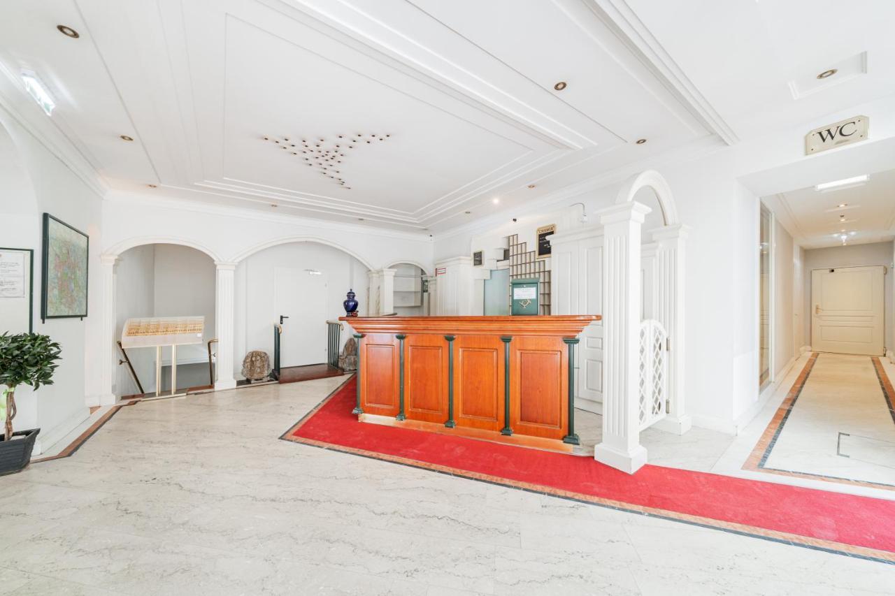 Self-Check-In Hotel Adlon Wina Bagian luar foto