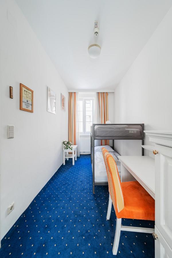 Self-Check-In Hotel Adlon Wina Bagian luar foto