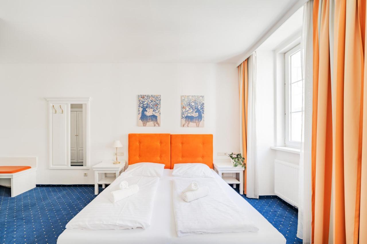 Self-Check-In Hotel Adlon Wina Bagian luar foto