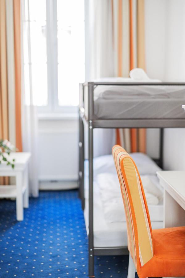 Self-Check-In Hotel Adlon Wina Bagian luar foto
