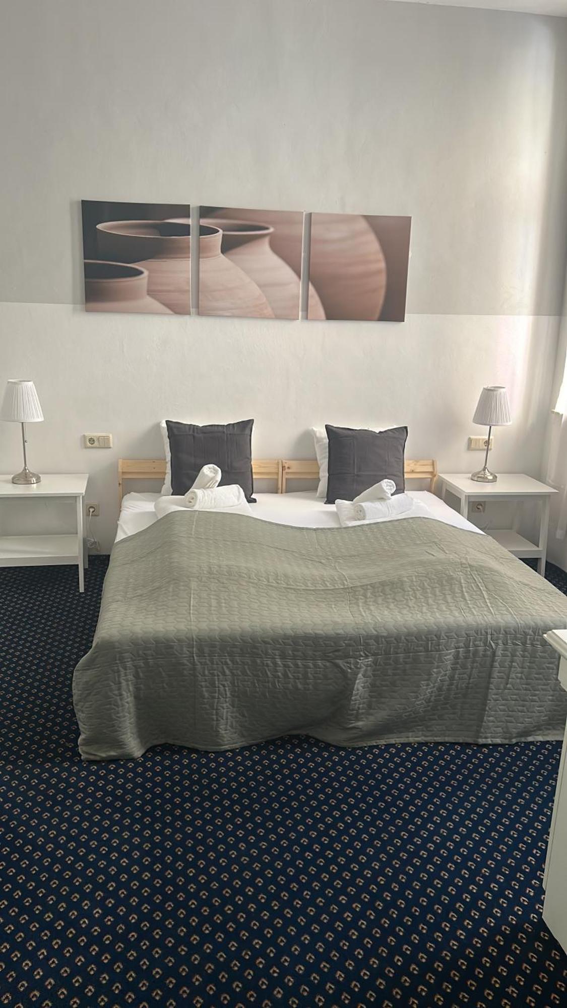 Self-Check-In Hotel Adlon Wina Bagian luar foto